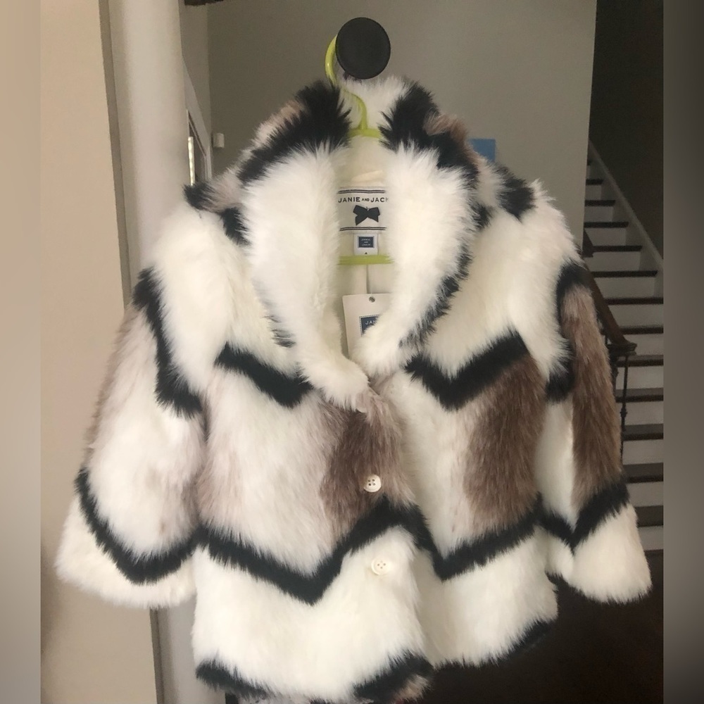 NWT Janie & Jack Girls Chevron Faux Fur Coat SOLD OUT‎